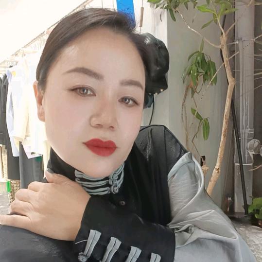 彤菲