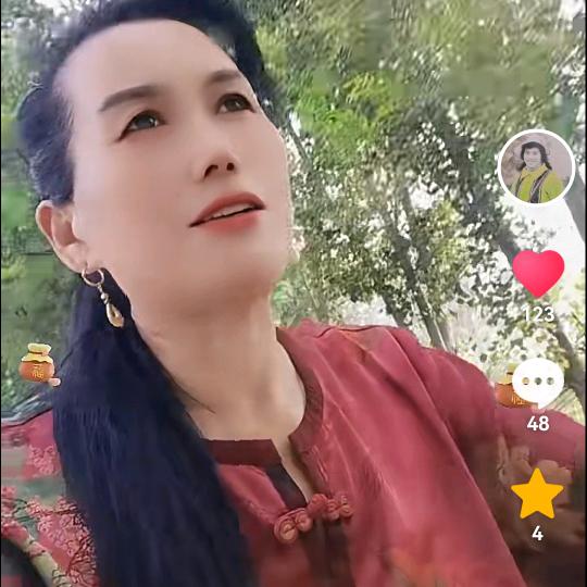 爱唱戏的王姐
