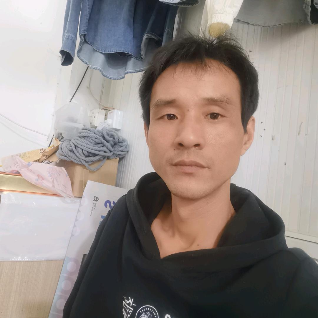 军宇服饰·年少不懂事·懂事已中年