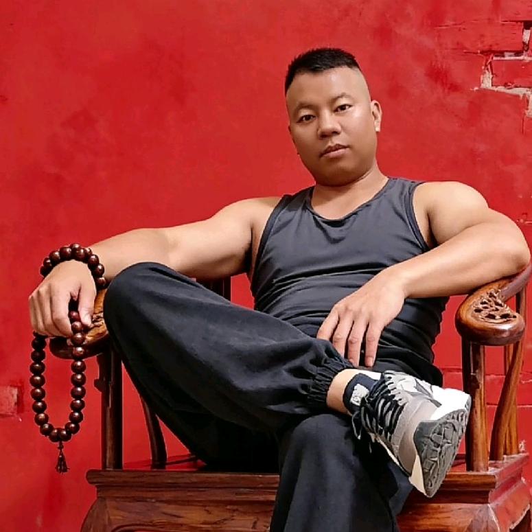 追光的人