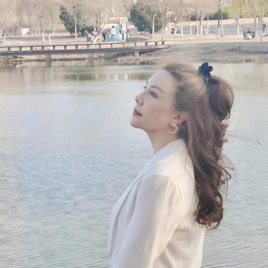 幸福快乐的一家人
