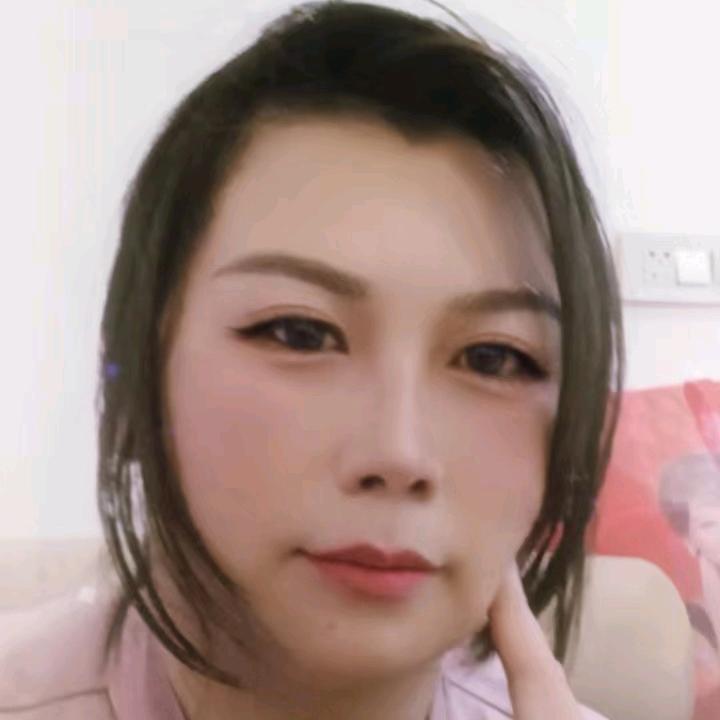 敏姐())姓黄