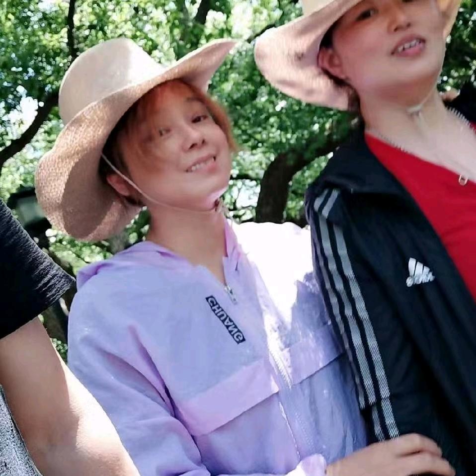 丑丑姐 @