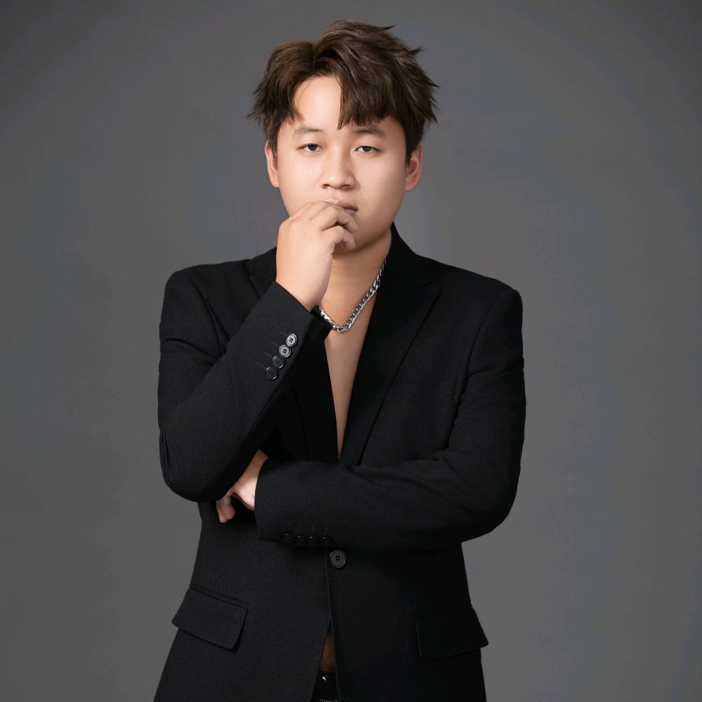 龙陵县日韩二店（啊三）