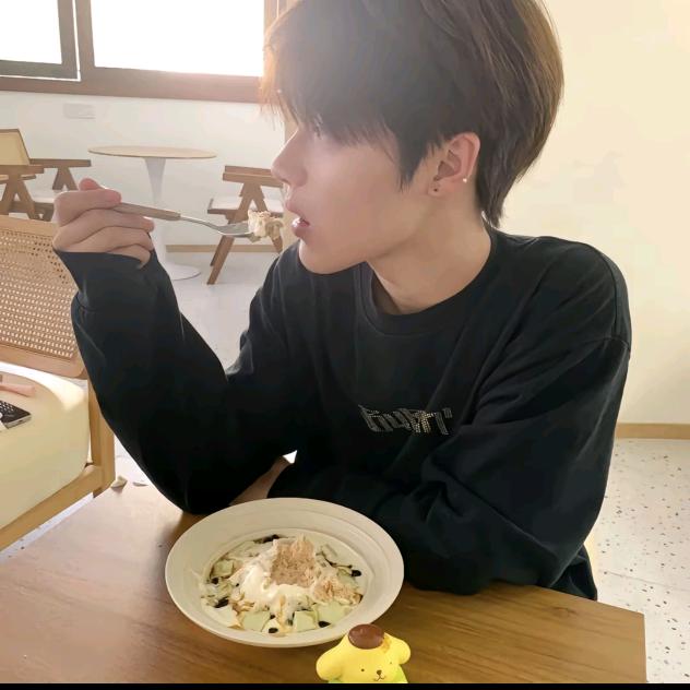 你长的和本人不符