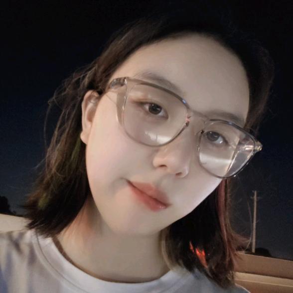 爱拍照📸小灵