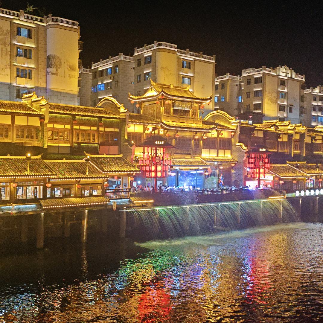 改变自己是神，改变别人是神经病…