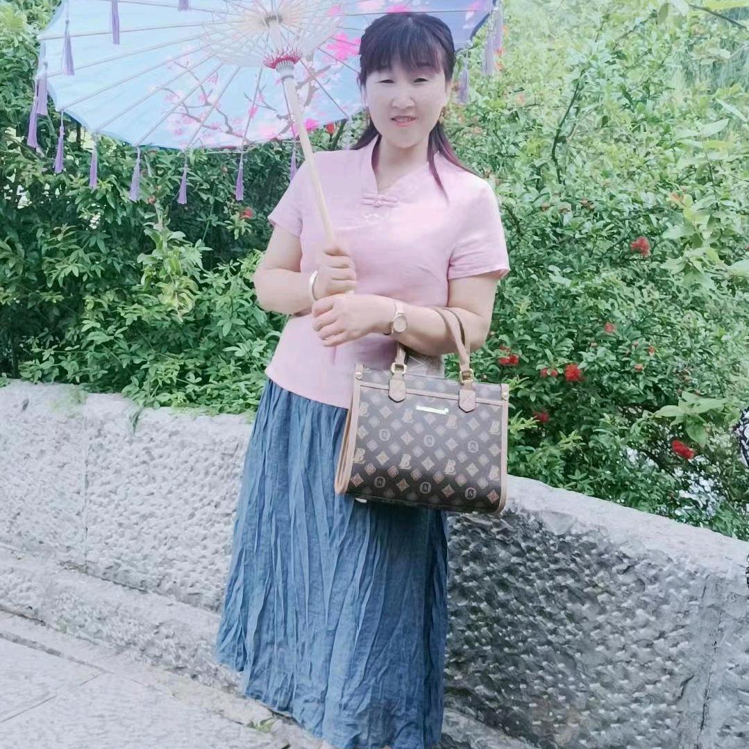 笑容背后的优伤！！