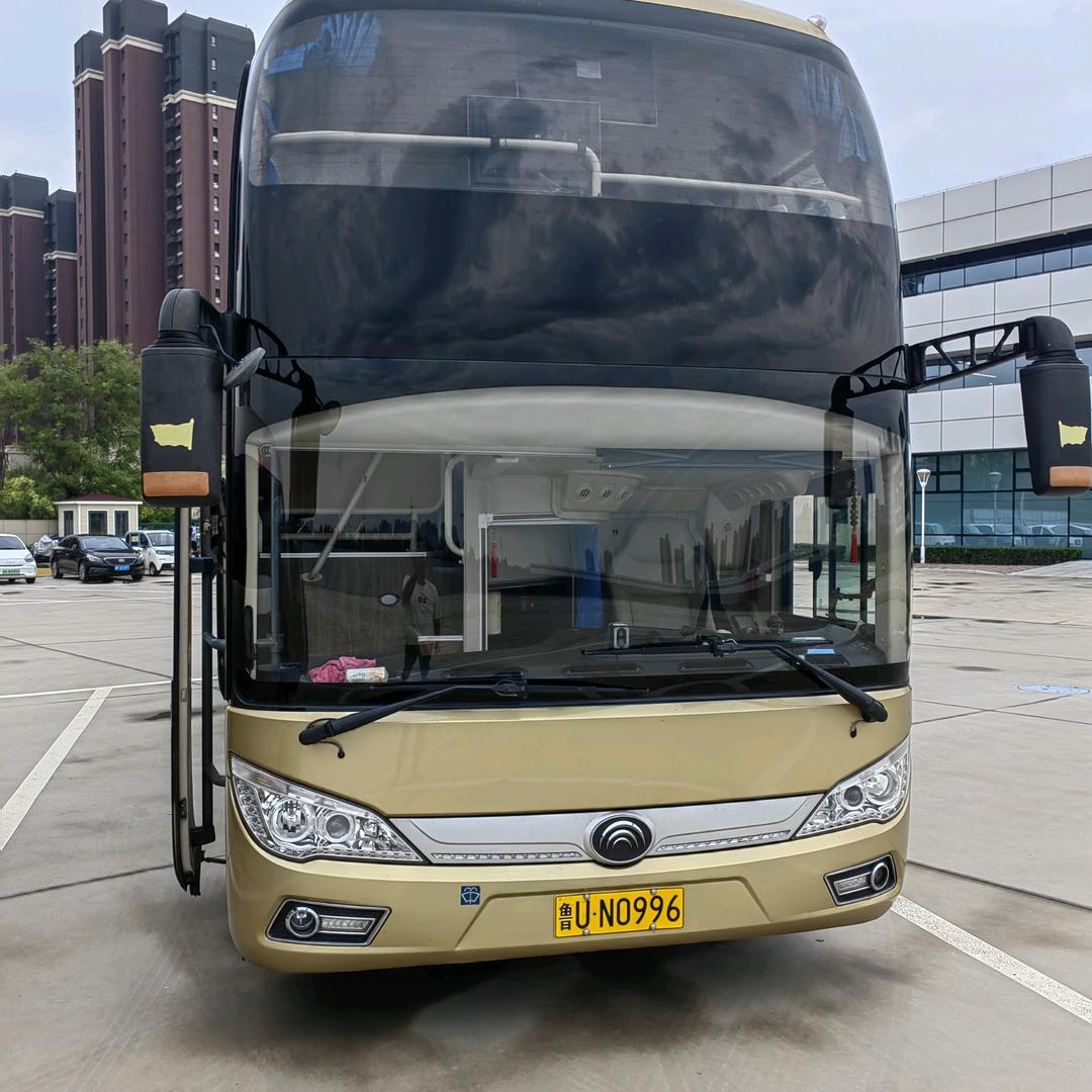 落叶知秋-旅游大巴租赁