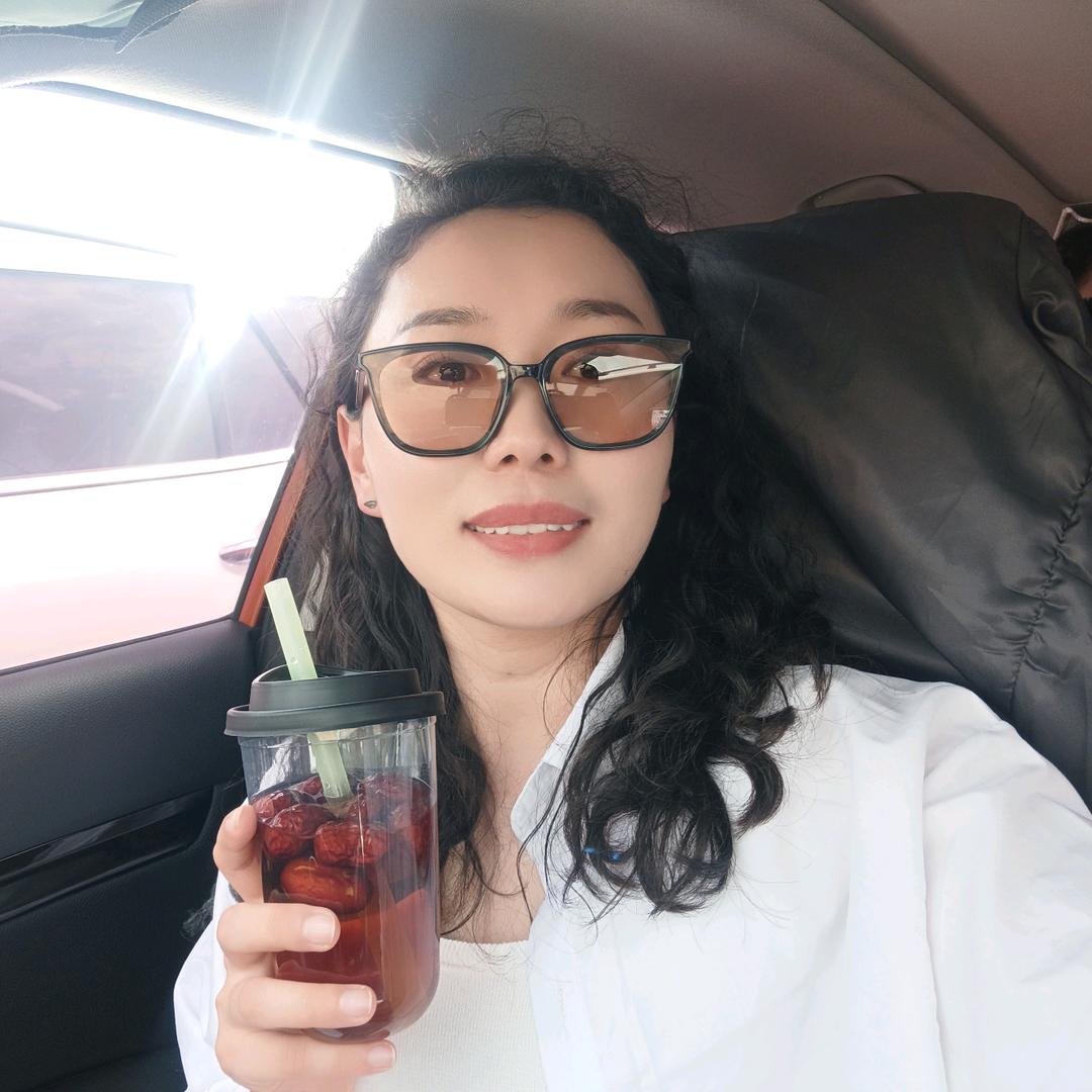 草莓冰淇淋