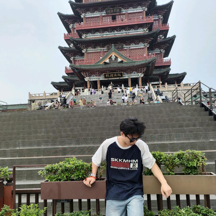 梁😄