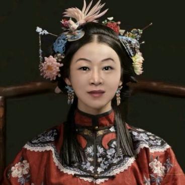 东方十二彩老料华服绣品