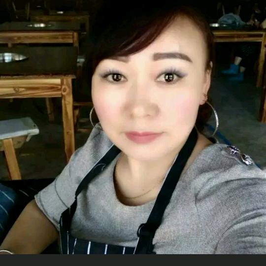 爱唱歌的雯雯