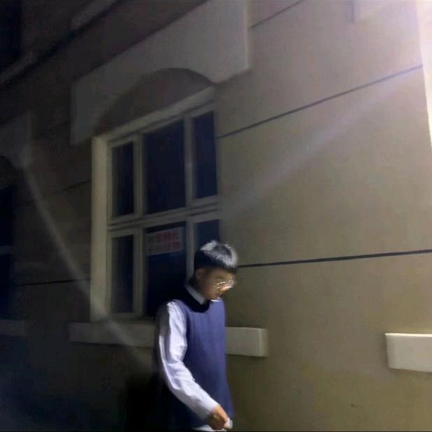 效意  刘