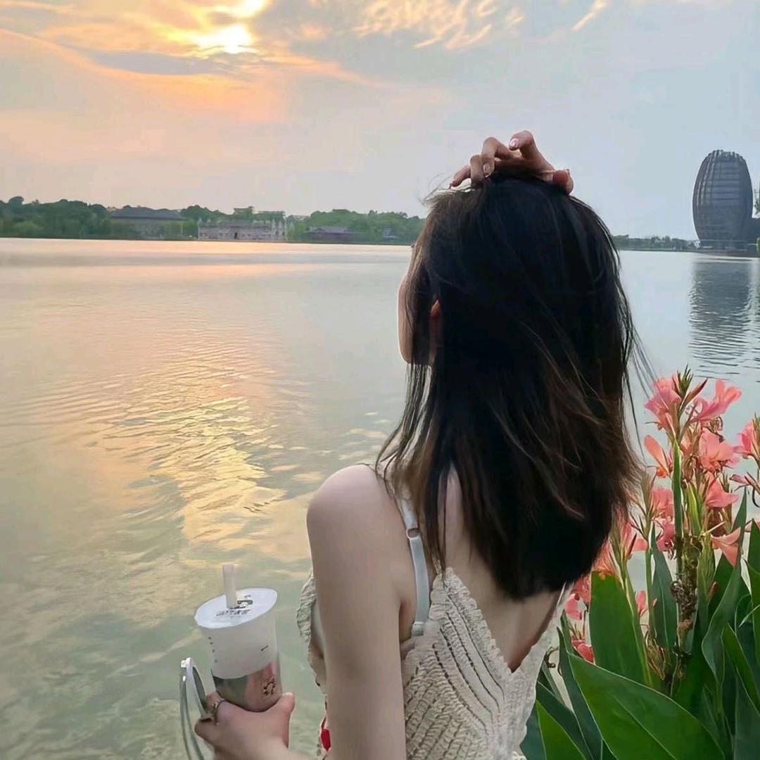 依依🌼（首播筹备中）