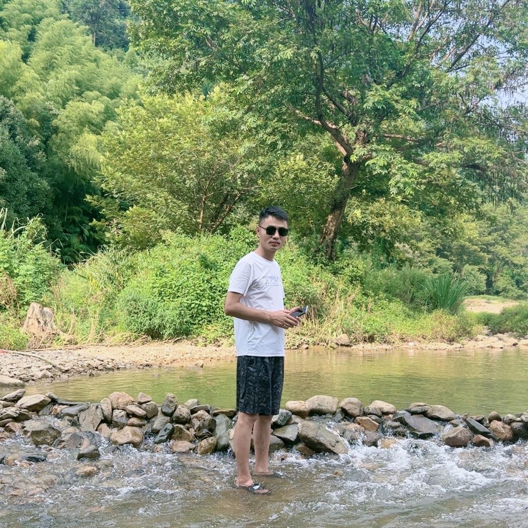 德龙