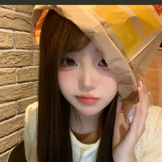 美女的烦恼(*´I`*)