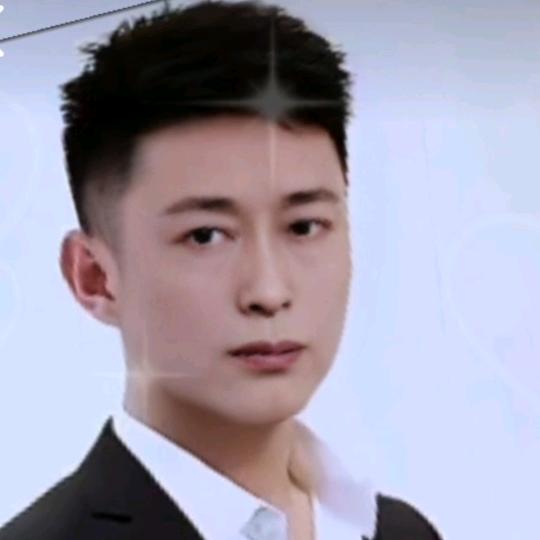 双手在努力