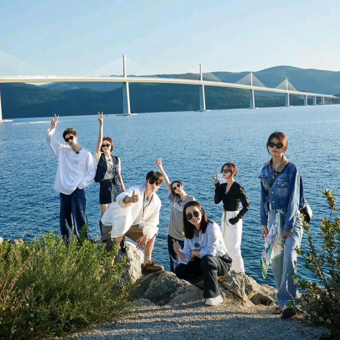 有条子，兄弟们撤