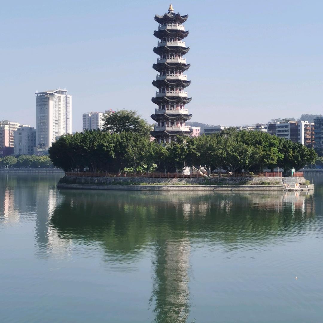 两个宝宝的爷爷
