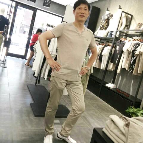 春天红彦，