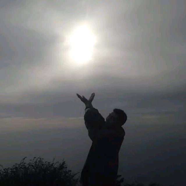 你抠鼻屎的样子很纯✨