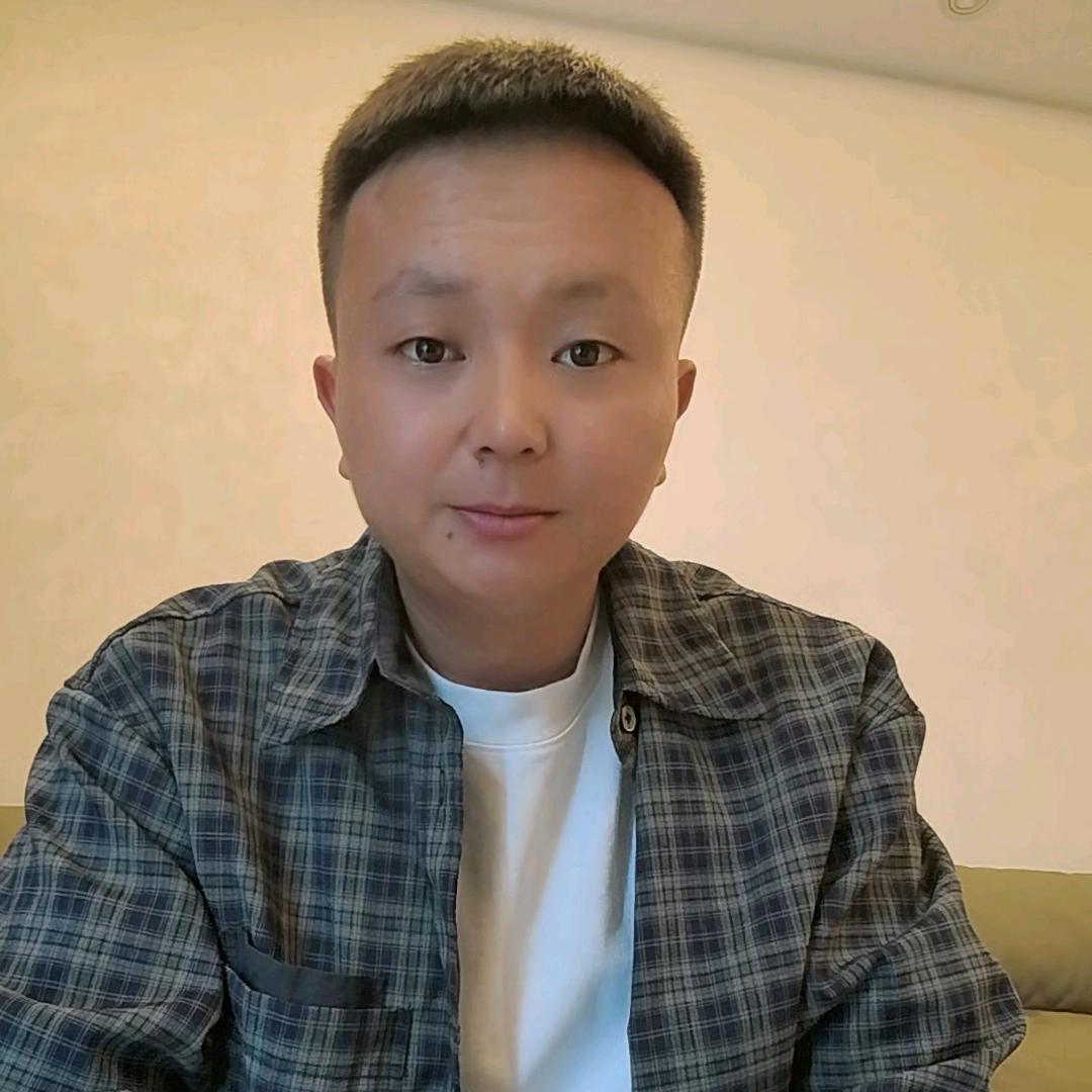 晓  宇