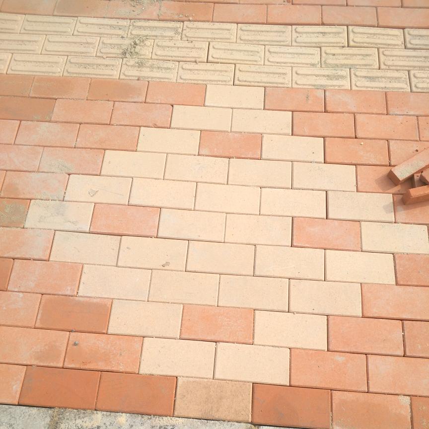 专业铺砖《小杨》