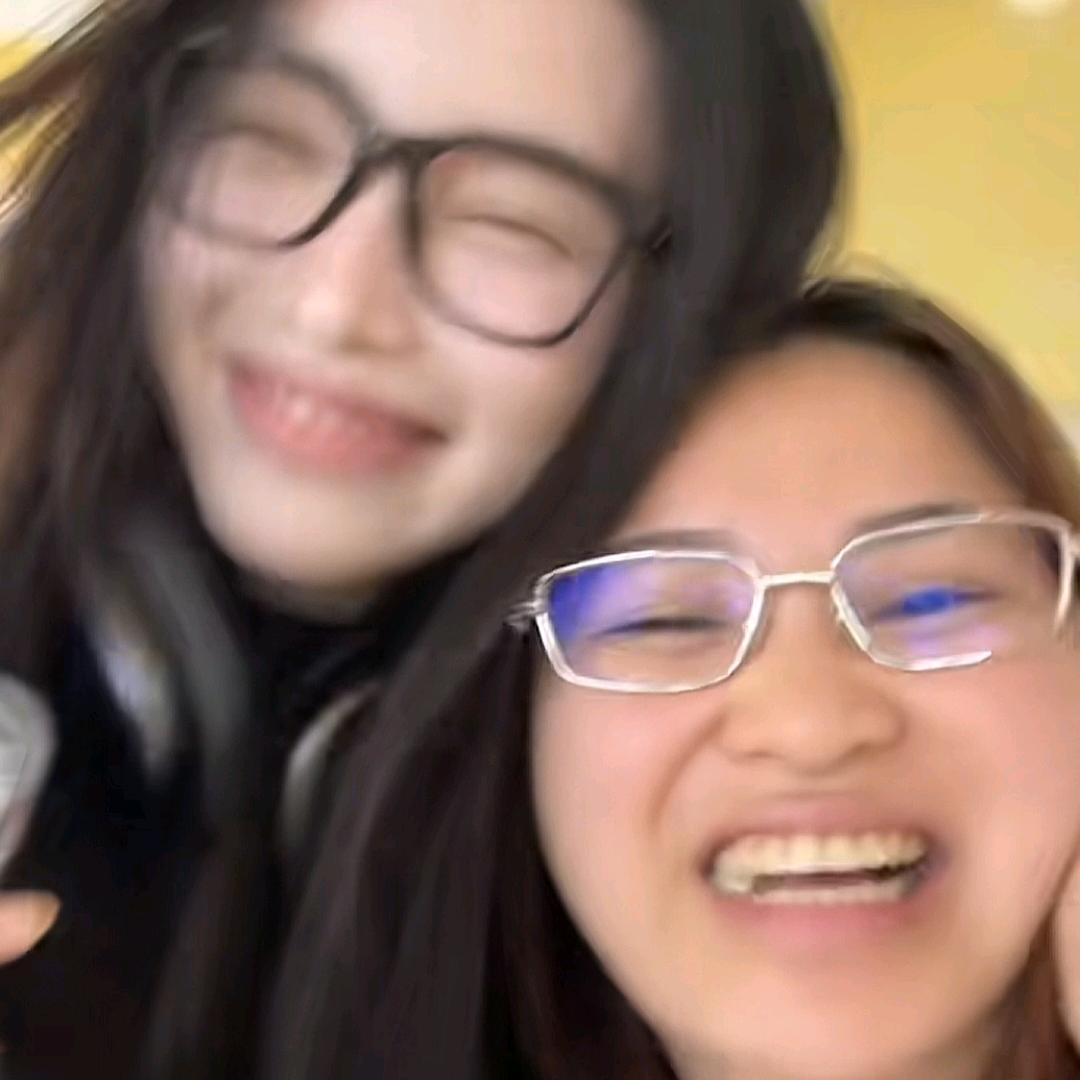 阿爆方圆小迷妹