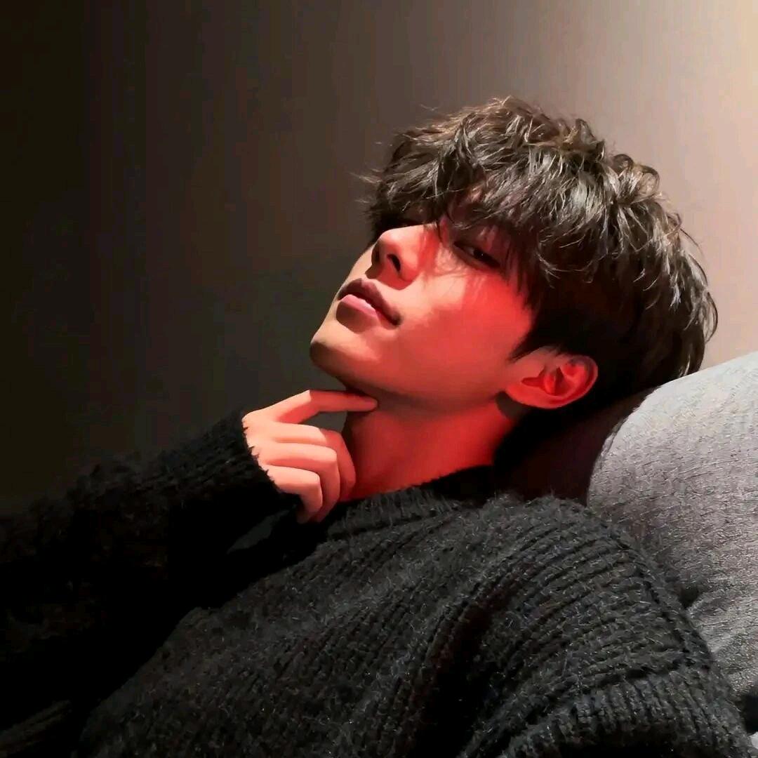 月亮的脸在偷偷改变