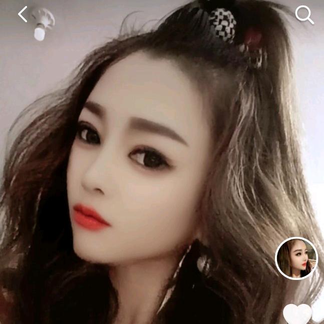 淘气的小姐姐😝😝