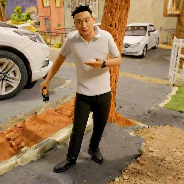 叾   屾