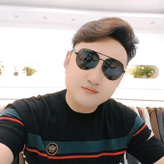 昆山巴城心梦缘羊绒大衣厂家
