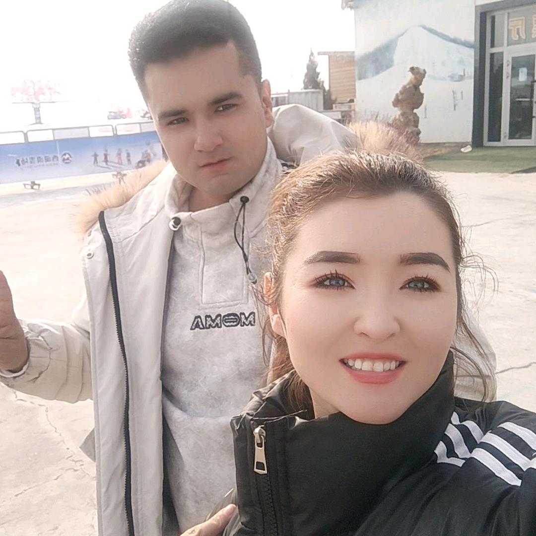 艾力孕中期