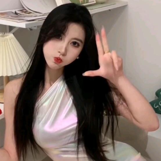 月下的灯光