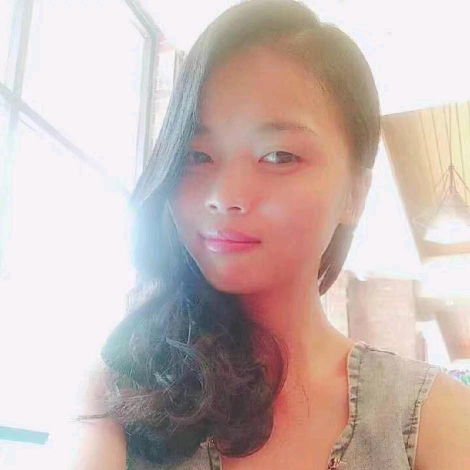 水鸣镇爱依多服装店