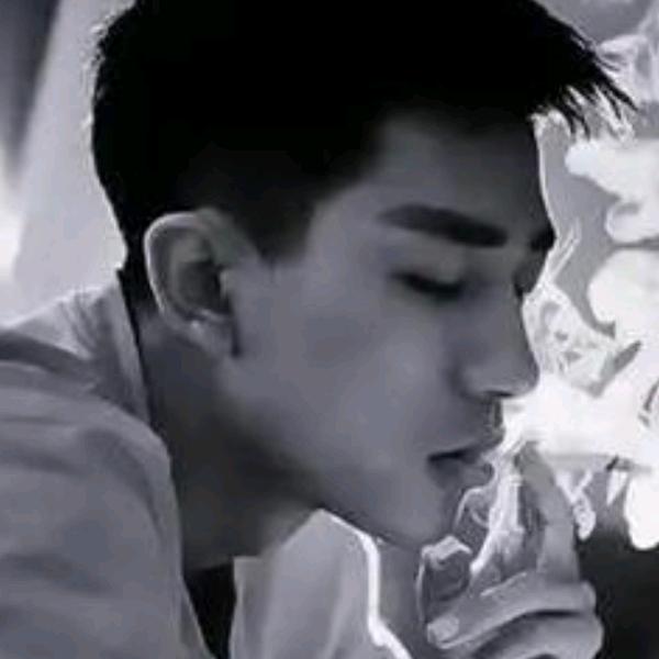 @ღ᭄╰☆余生我独行 ꦿོ࿐ ღ᭄: ꧔