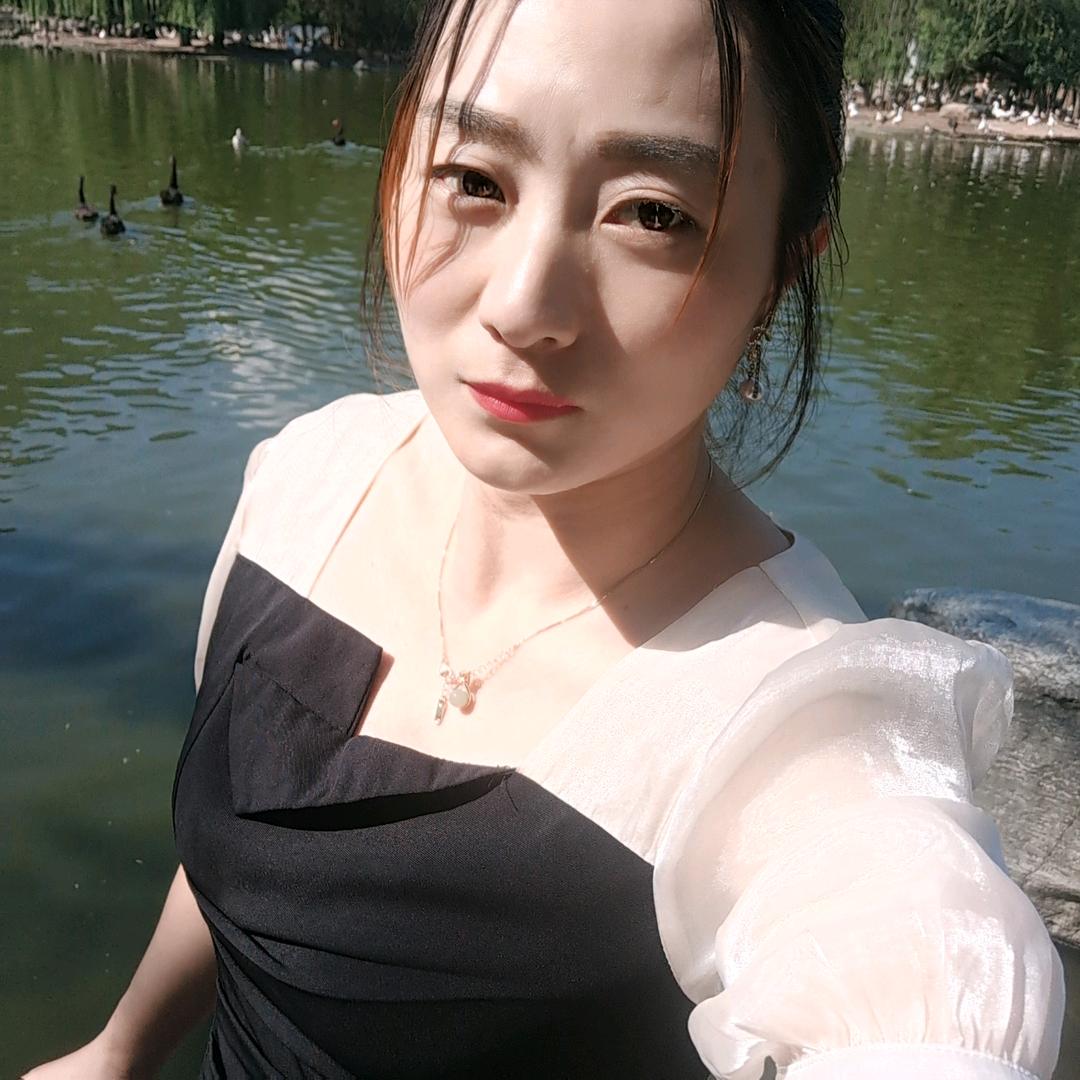 家有一儿两女