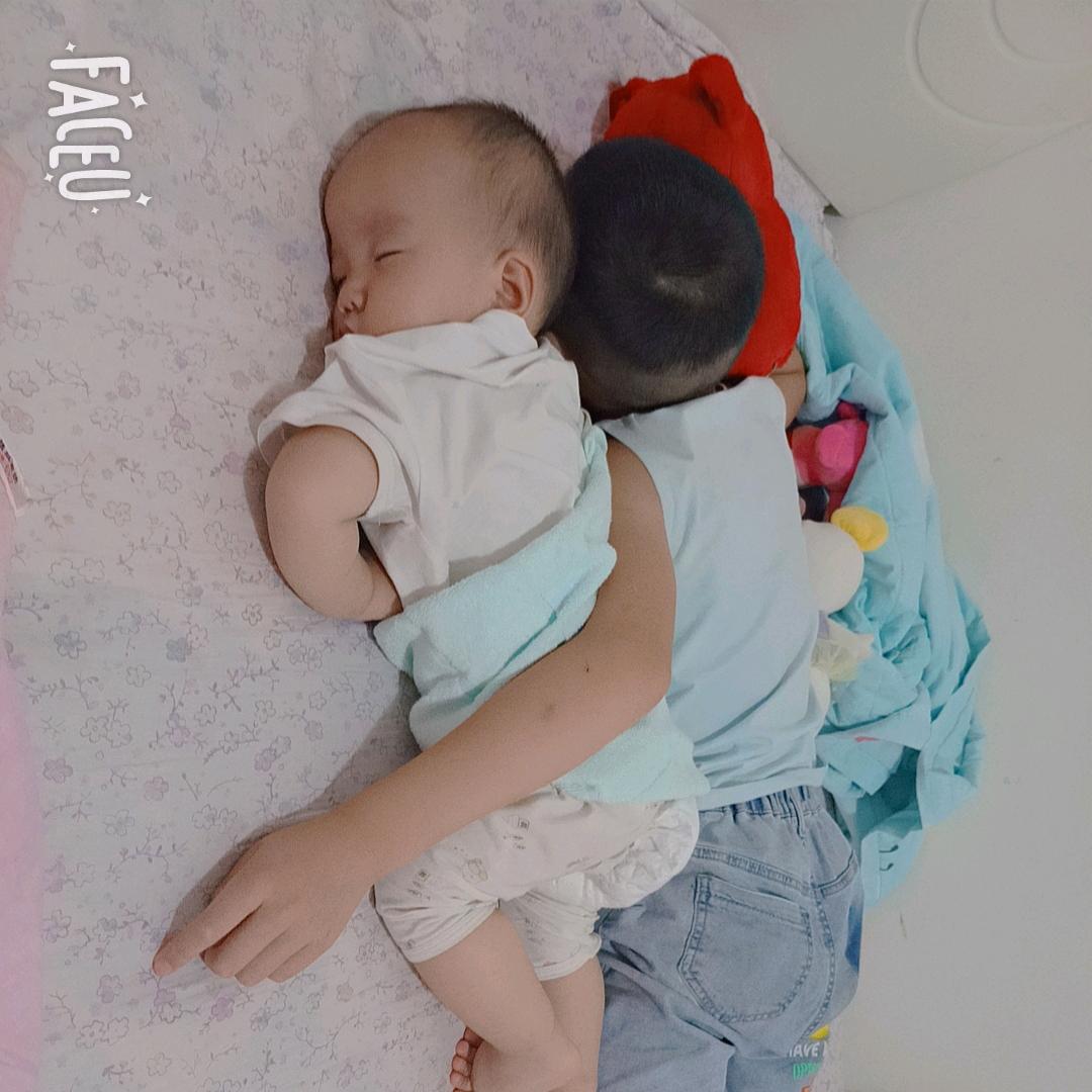 芯薄语毅妈妈呀