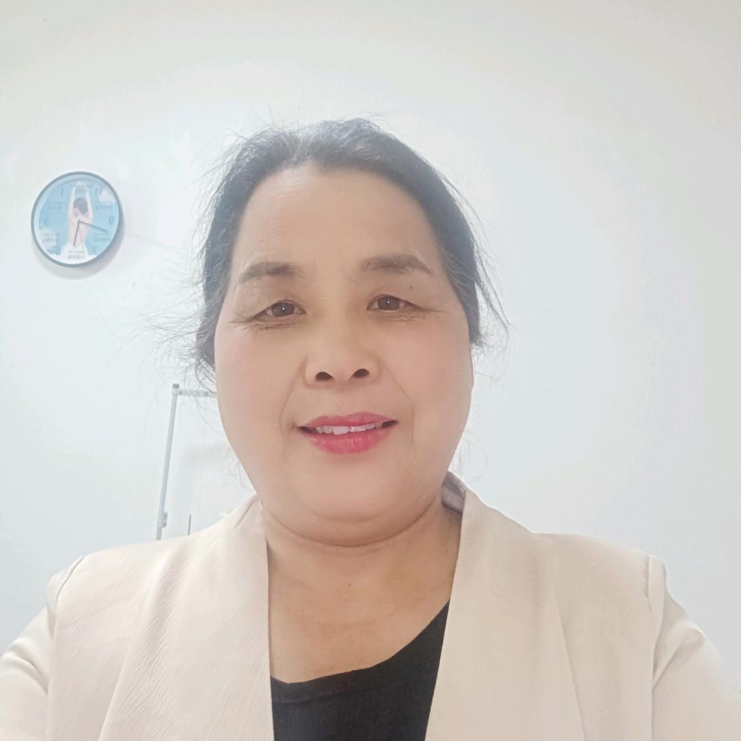 红姐在唱歌