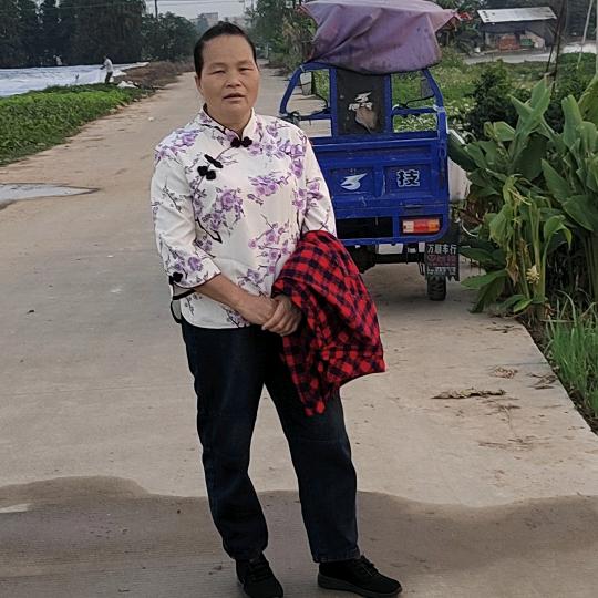梁芬