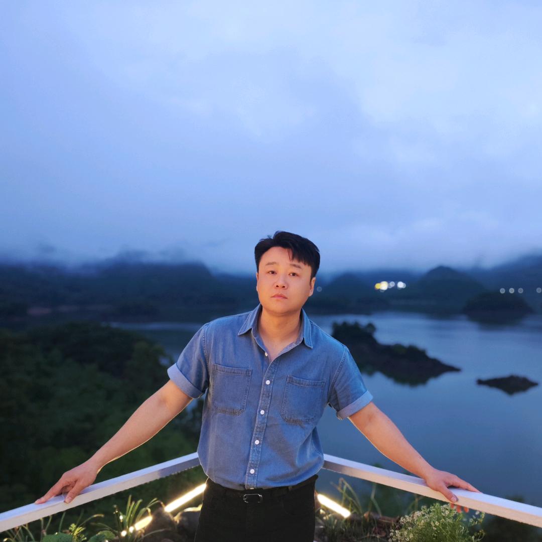瓷砖宝哥（吴潇琦）
