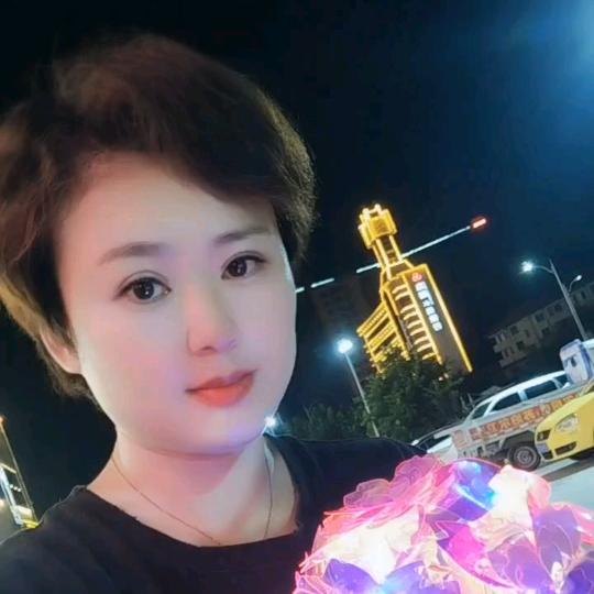 涵涵妈（大英子晚8点半）