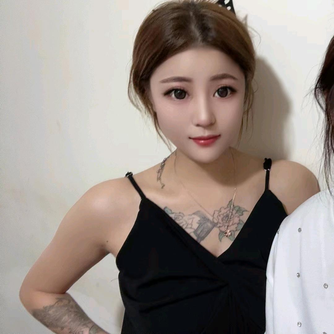 百亿很哇塞（OU點女装）