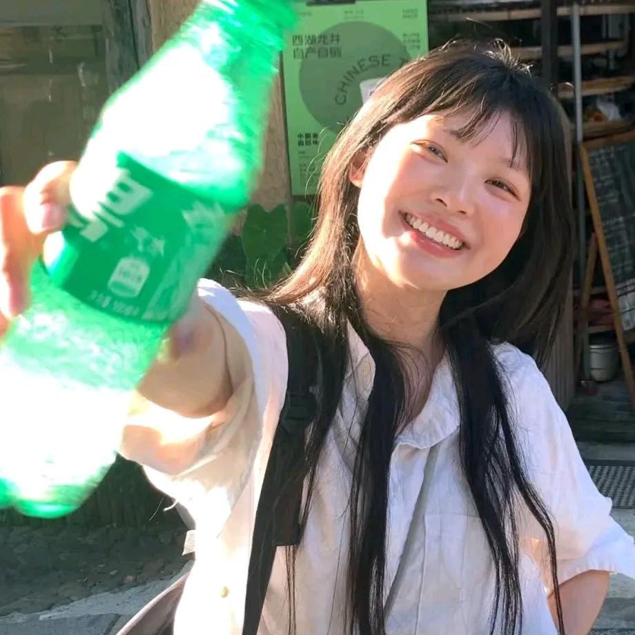 揉一揉变双眼皮