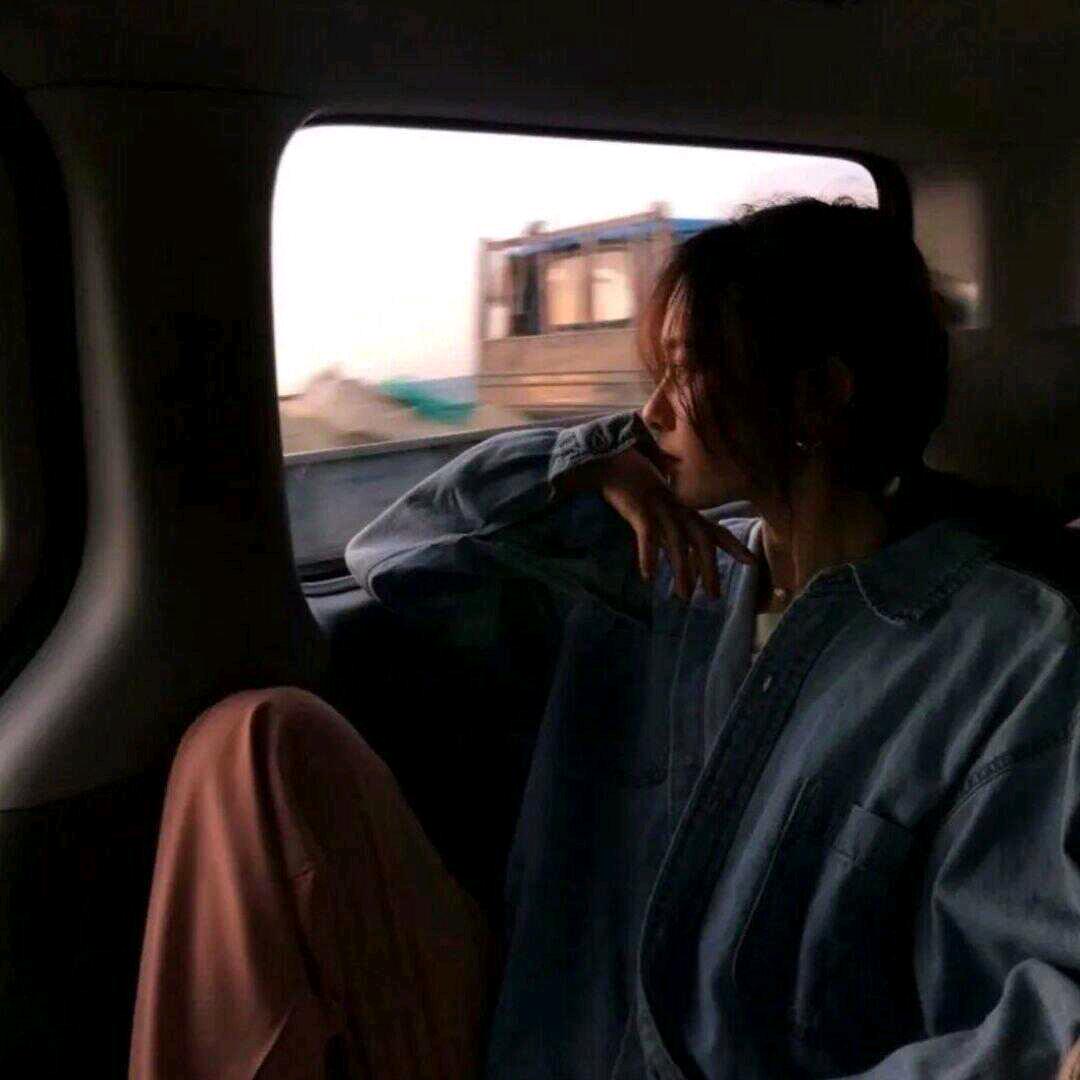 谦.