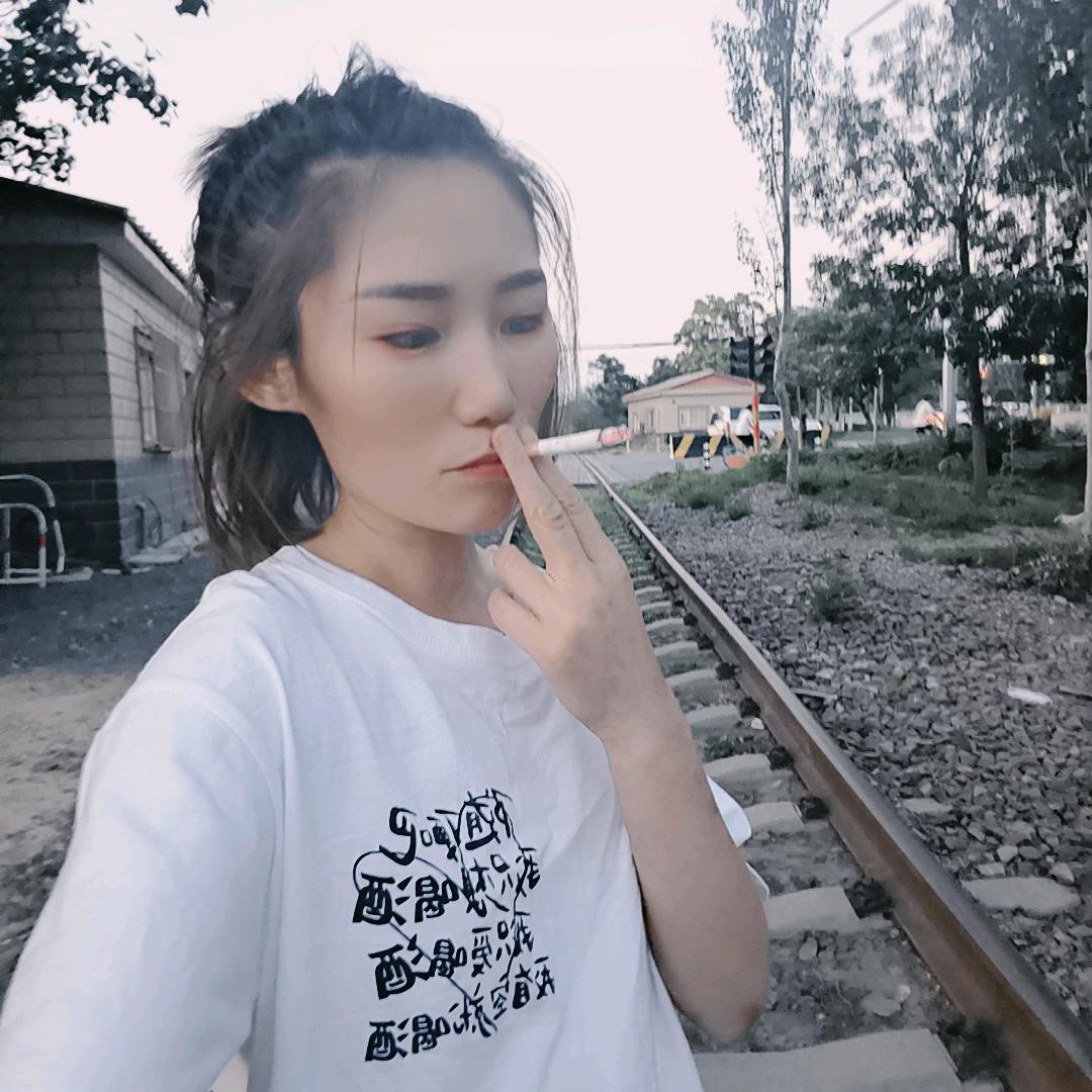 傲娇范~女王
