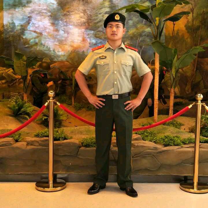 老黄养龙虾专业户