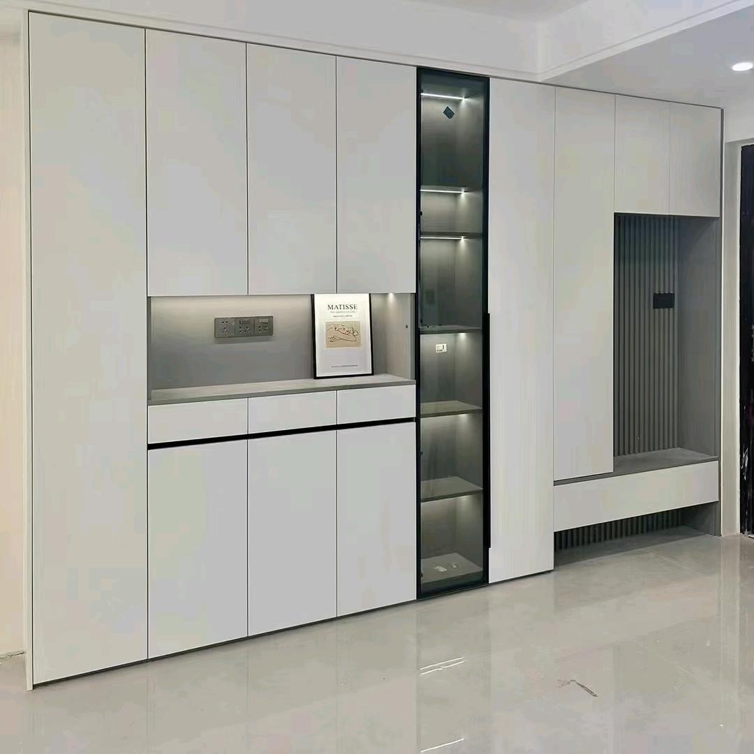 黔江装修木工•谢师傅（现场激光封边工艺）