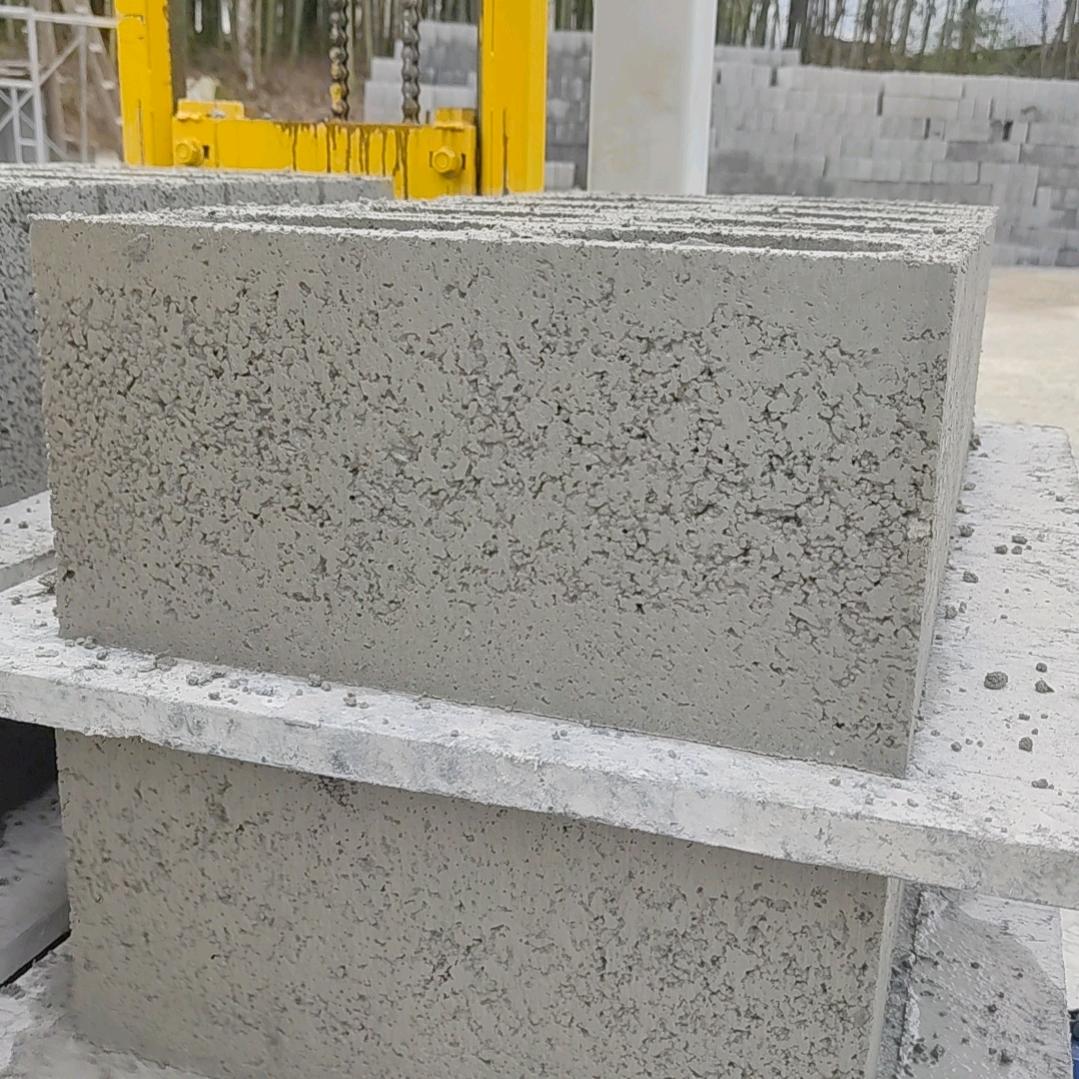 硕鑫建材水泥砖厂
